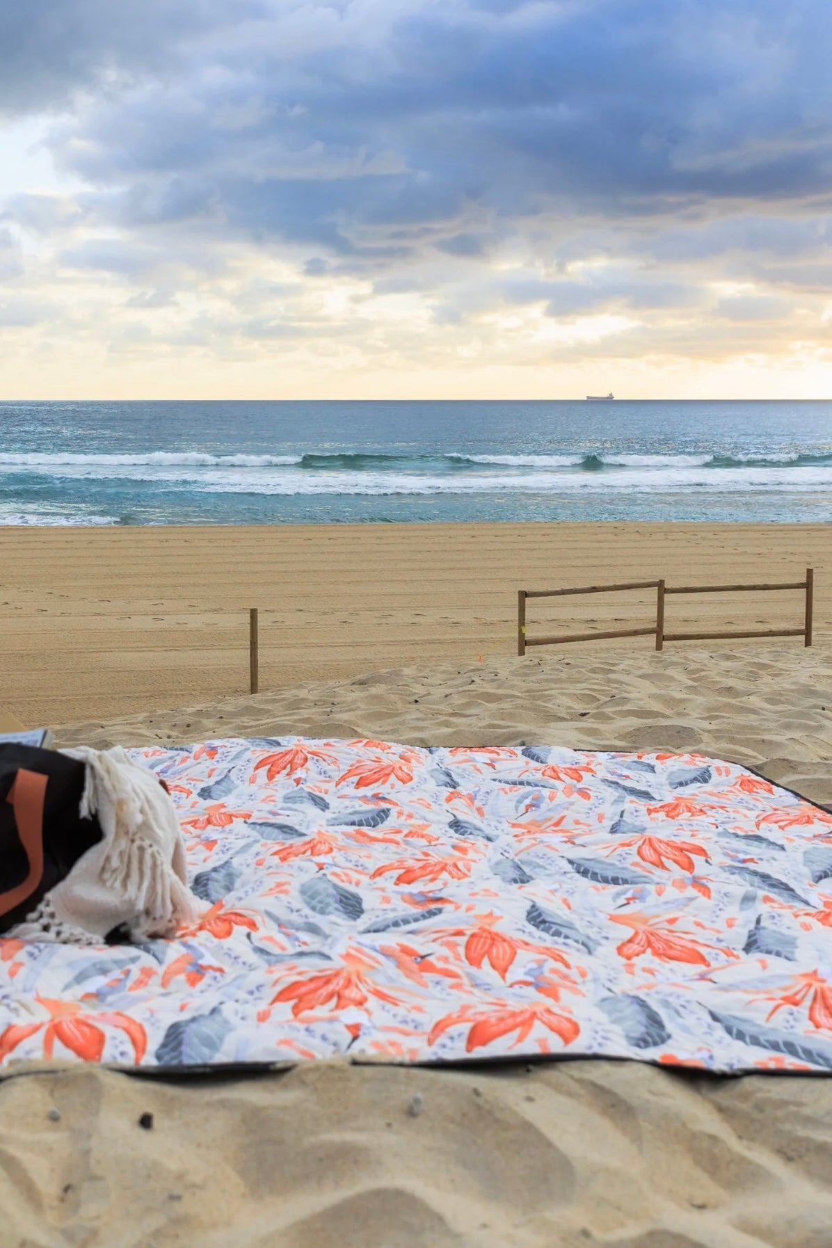 SALTWATER PICNIC CO | HUMMINGBIRD PICNIC RUG | Bohemian Love Runway