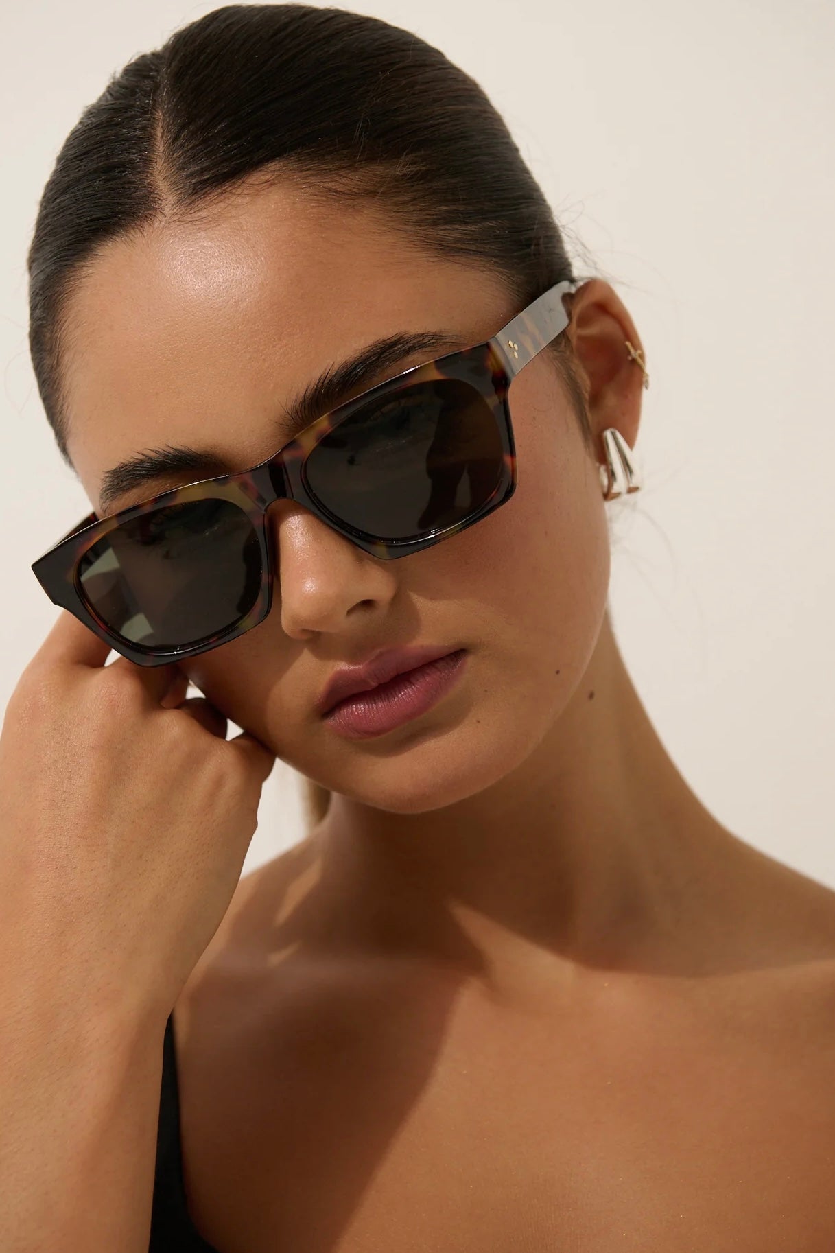 ANGELS WHISPER | RIA SQUARE SUNGLASSES IN TORT | Bohemian Love Runway