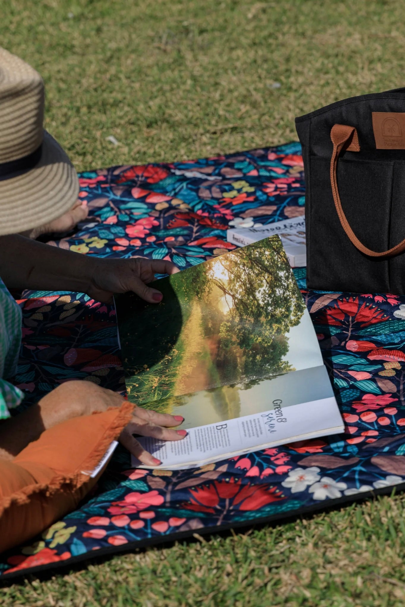 SALTWATER PICNIC CO | WILDFLOWER PICNIC RUG | Bohemian Love Runway