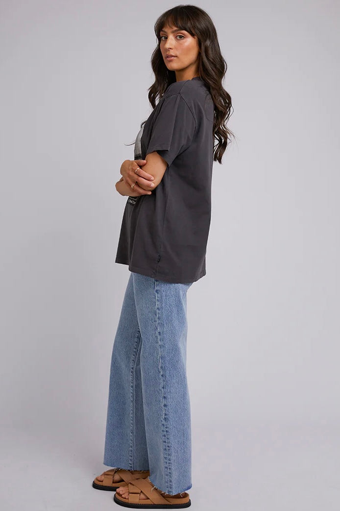 ALL ABOUT EVE | ROAMING TEE WASHED BLACK | Bohemian Love Runway