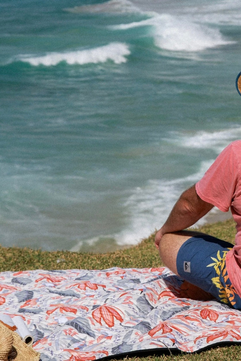 SALTWATER PICNIC CO | HUMMINGBIRD PICNIC RUG | Bohemian Love Runway