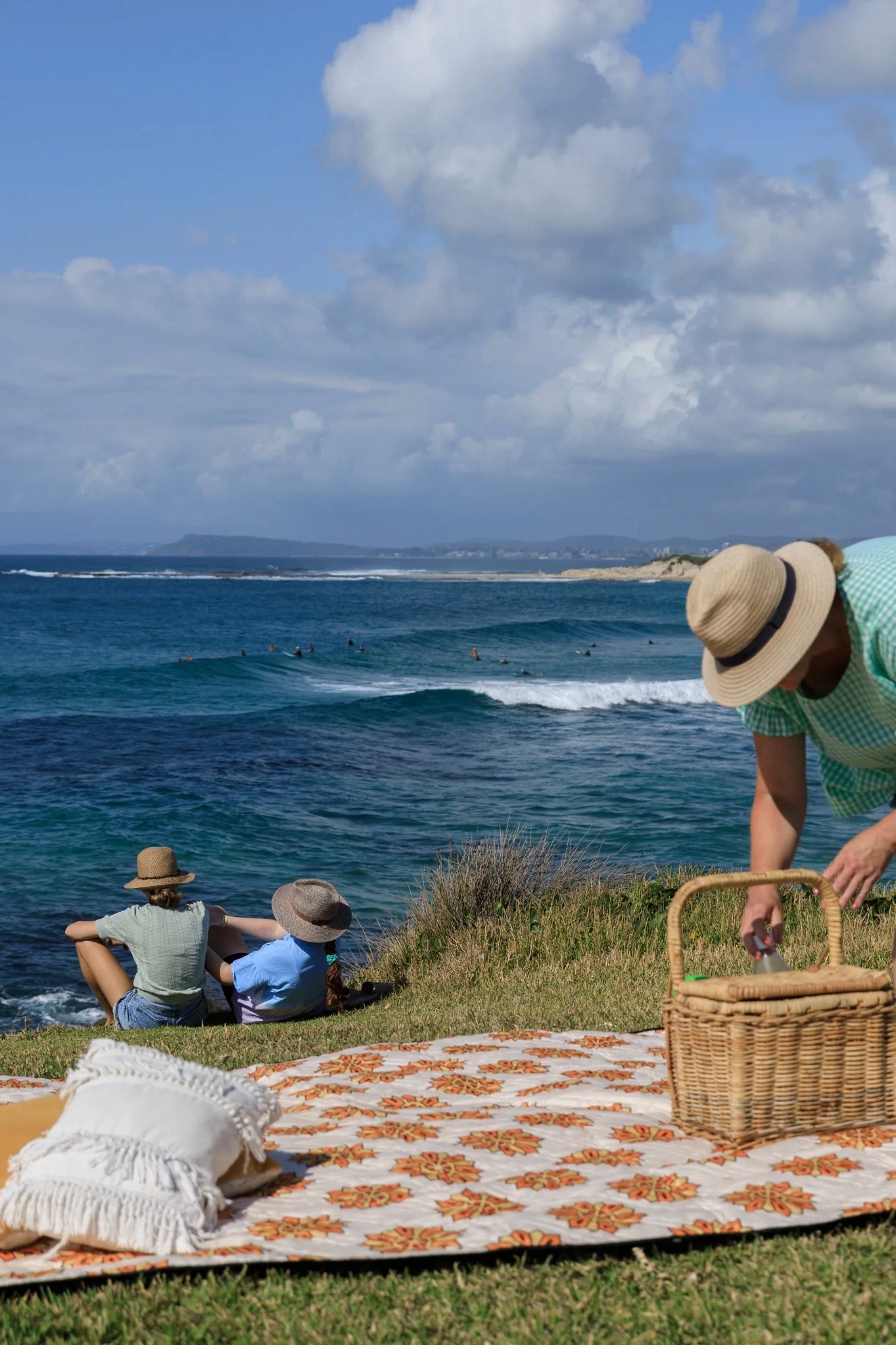 SALTWATER PICNIC CO | MANDALA PICNIC RUG | Bohemian Love Runway
