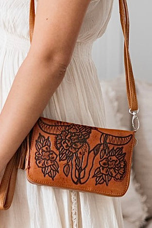 SHOE SHU | BUFFALO ZIP ROUND WALLET BAG VINTAGE BROWN | Bohemian Love Runway