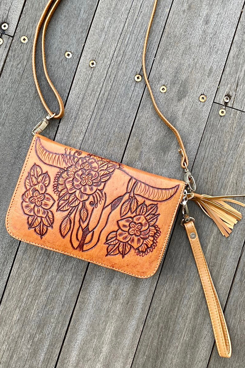 SHOE SHU | BUFFALO ZIP ROUND WALLET BAG VINTAGE BROWN | Bohemian Love Runway