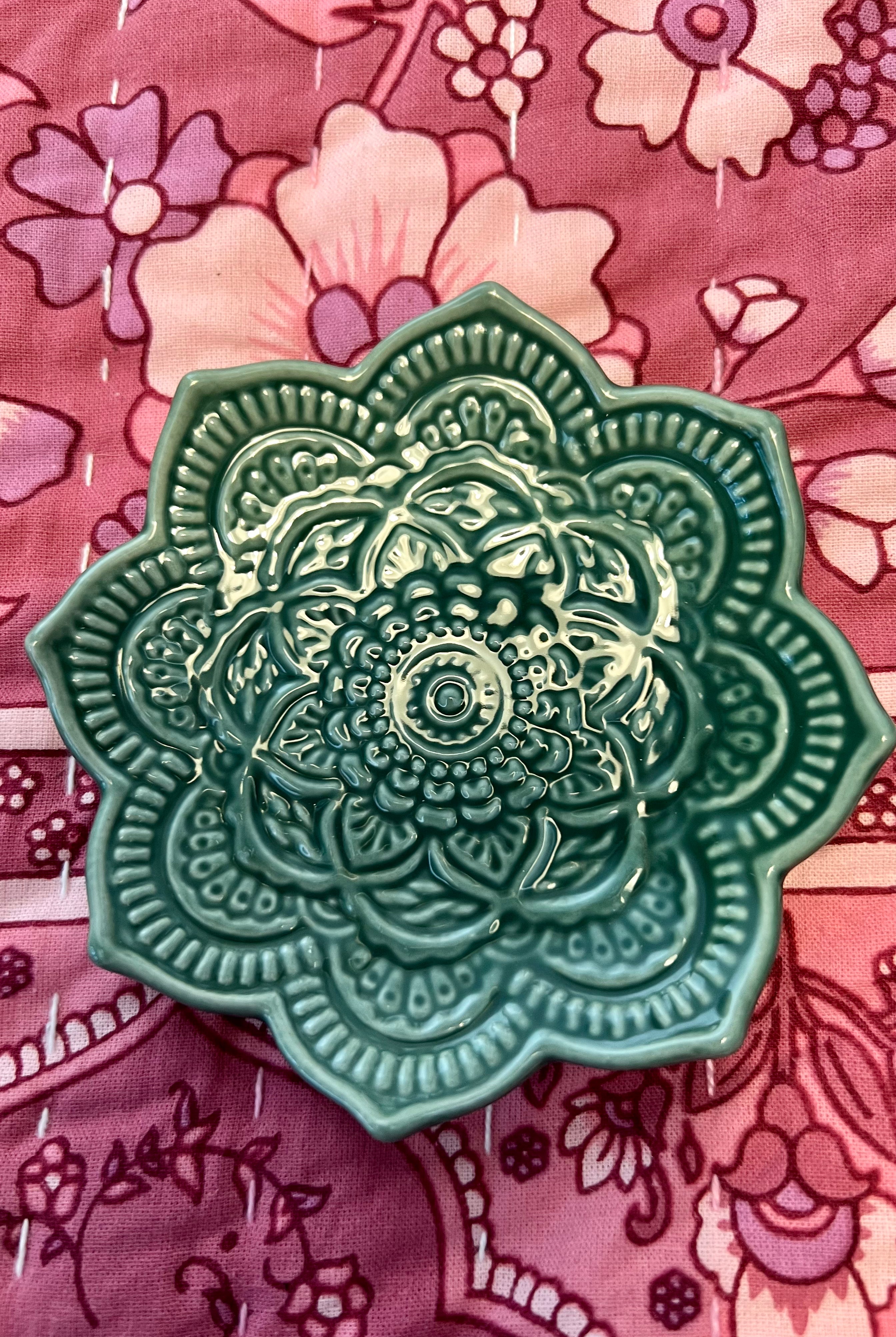 BOHEMIAN LOVE RUNWAY | MANDALA DISH JADE | Bohemian Love Runway