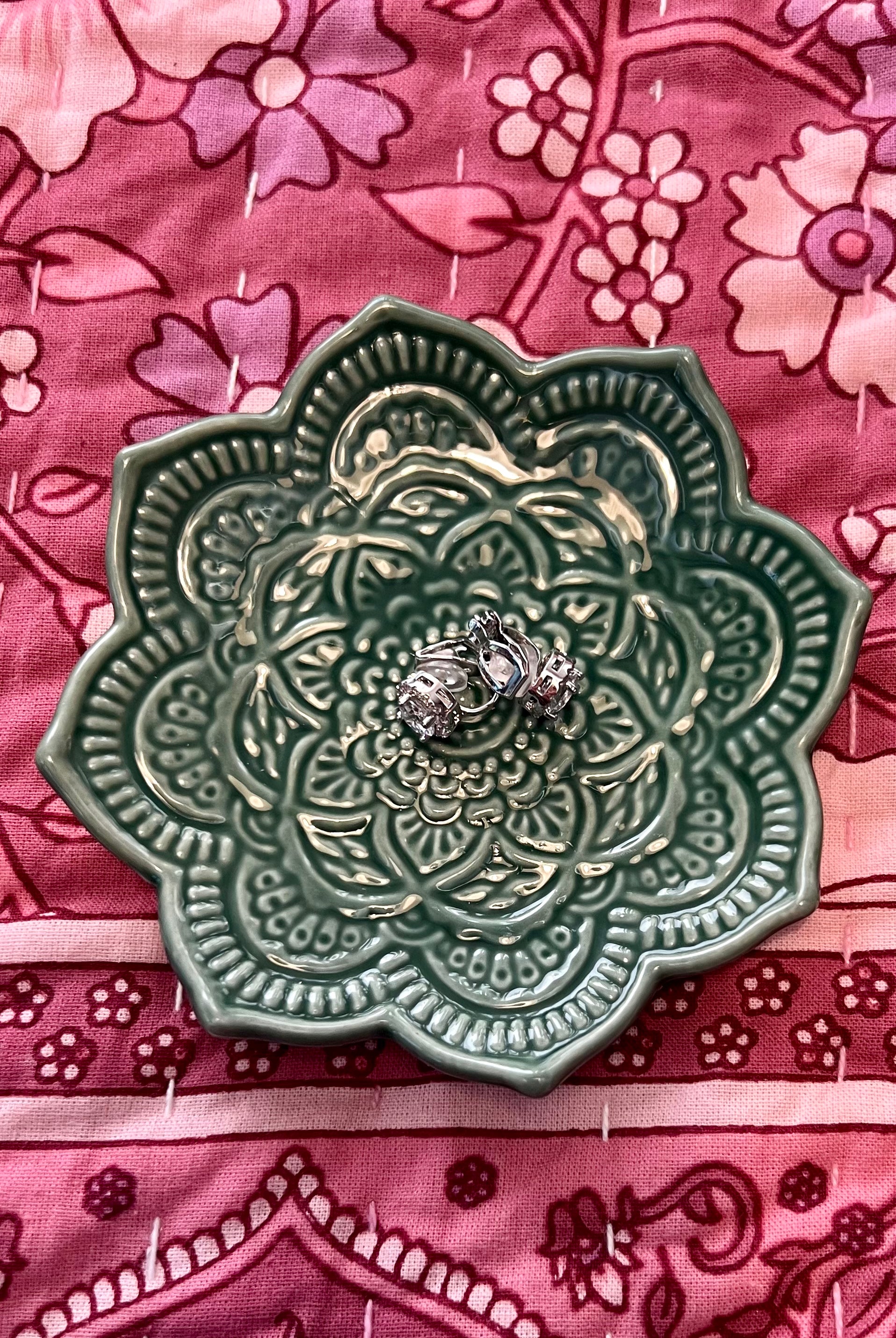 BOHEMIAN LOVE RUNWAY | MANDALA DISH JADE | Bohemian Love Runway