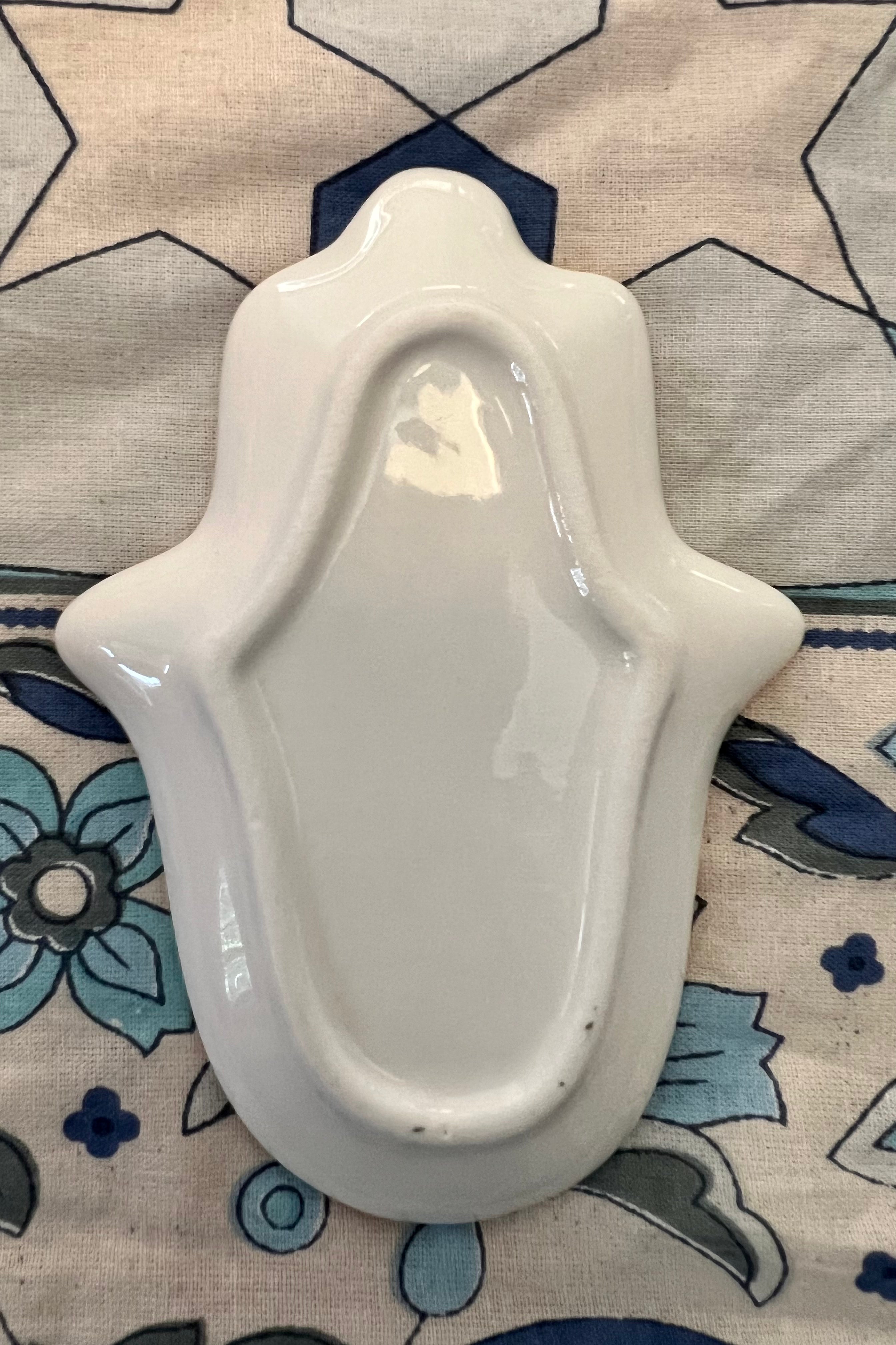 BOHEMIAN LOVE RUNWAY | PALM CERAMIC DISH | Bohemian Love Runway