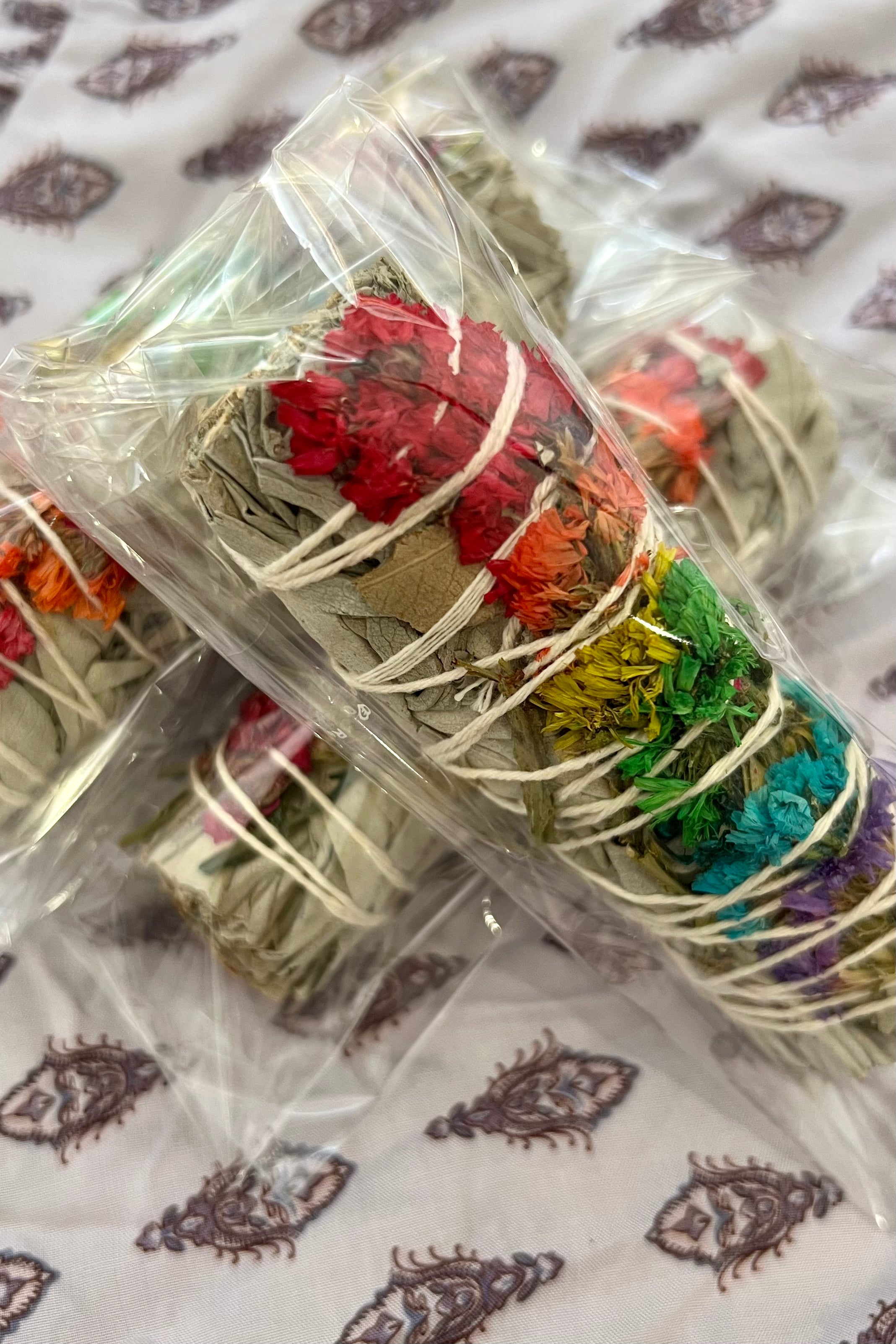 BOHEMIAN LOVE RUNWAY | CALIFORNIAN WHITE SAGE CHAKRA RAINBOW SMUDGE STICK | Bohemian Love Runway