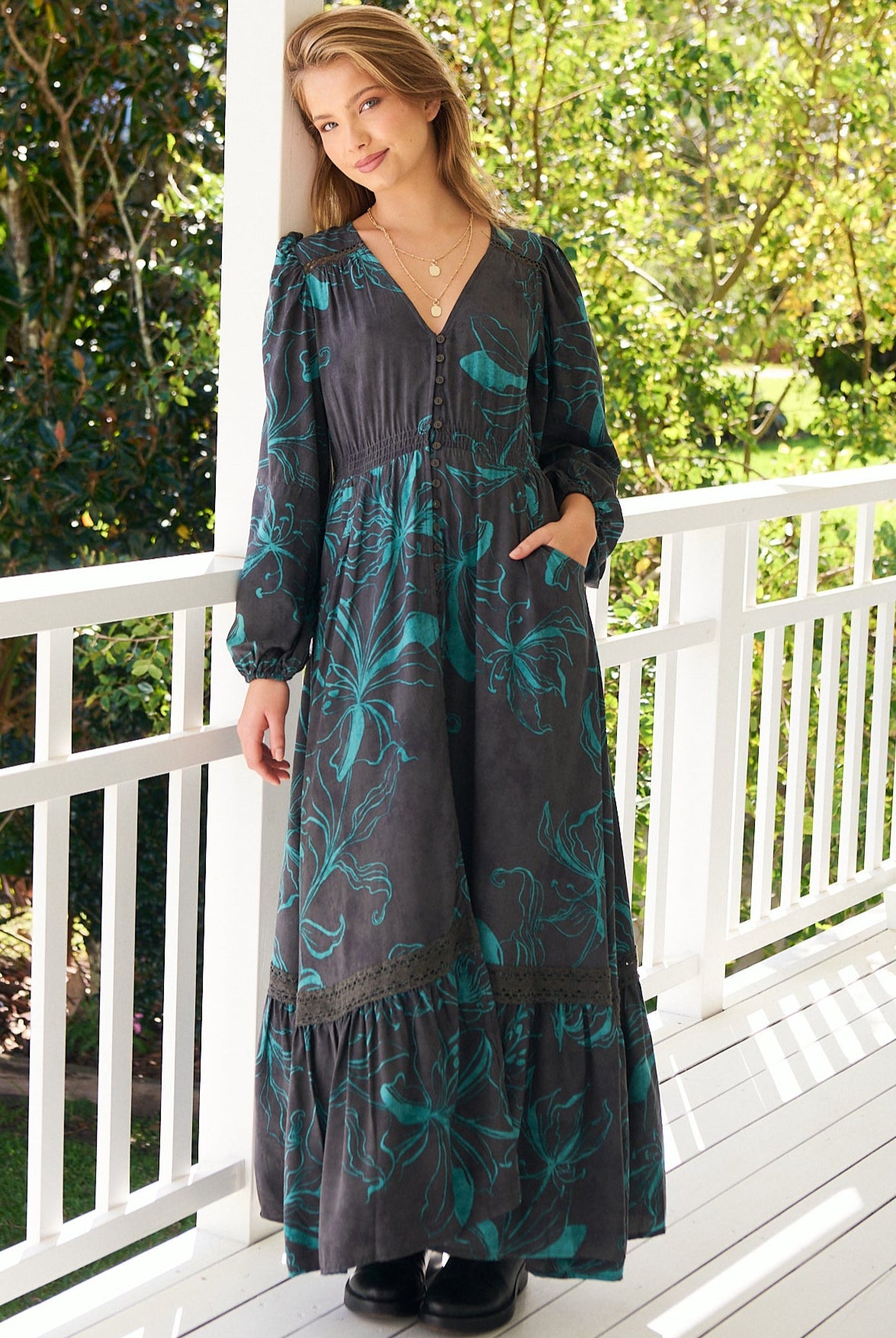 JAASE | MIDNIGHT LILLY LONG SLEEVE CARMEN MAXI DRESS | Bohemian Love Runway
