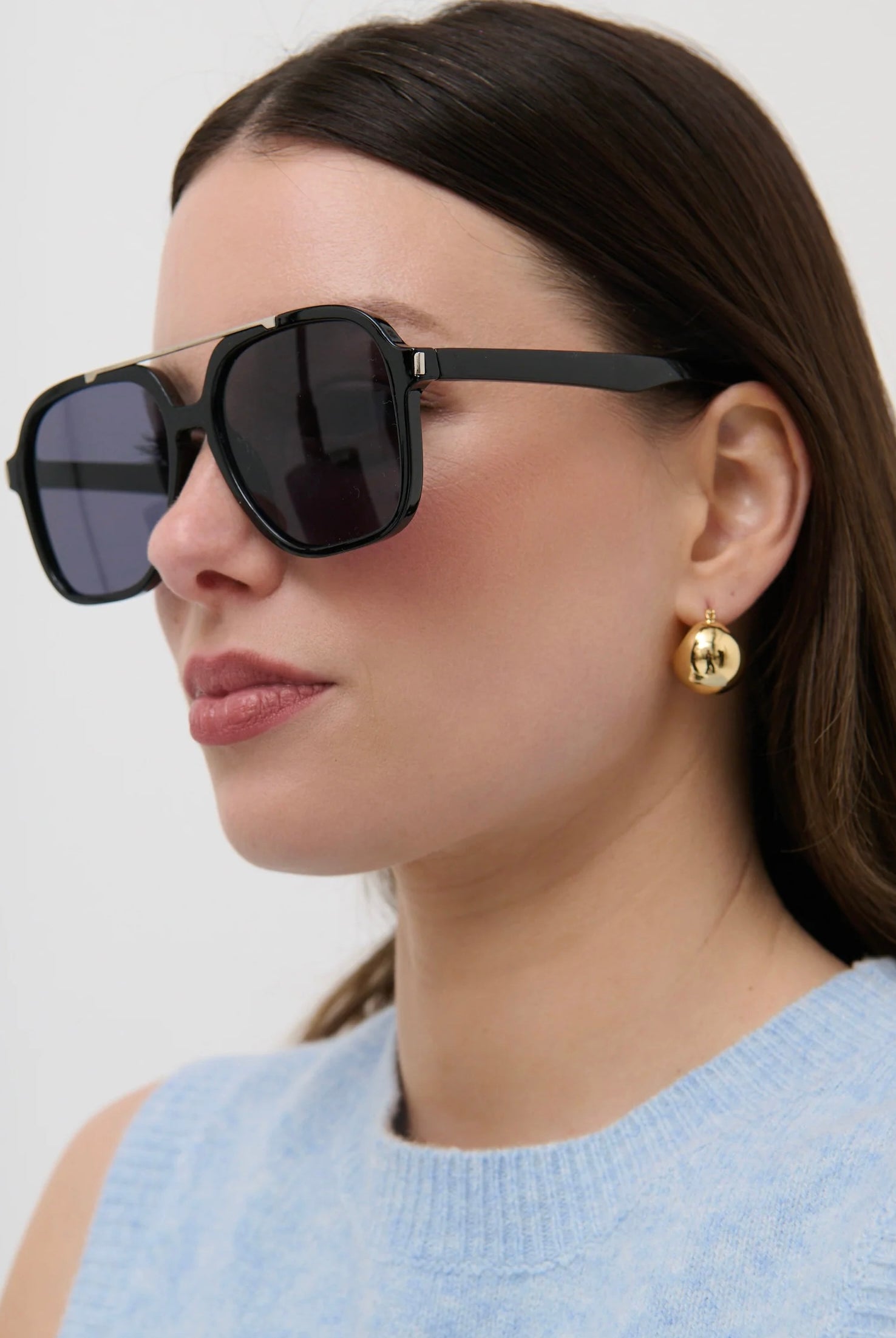 Lustre Sage Giselle black oversized square aviator sunglasses with smoke lenses for women