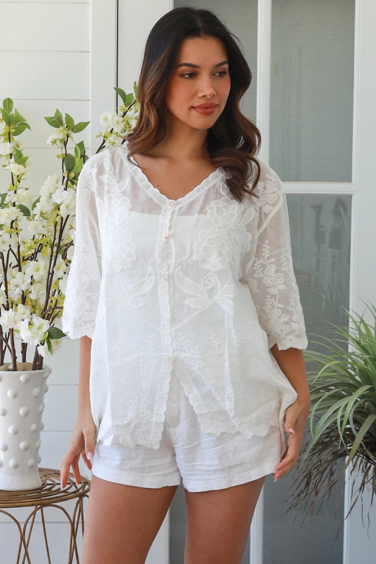 White cotton embroidered blouse with V-neck and scalloped edges – women’s tops Australia summer style