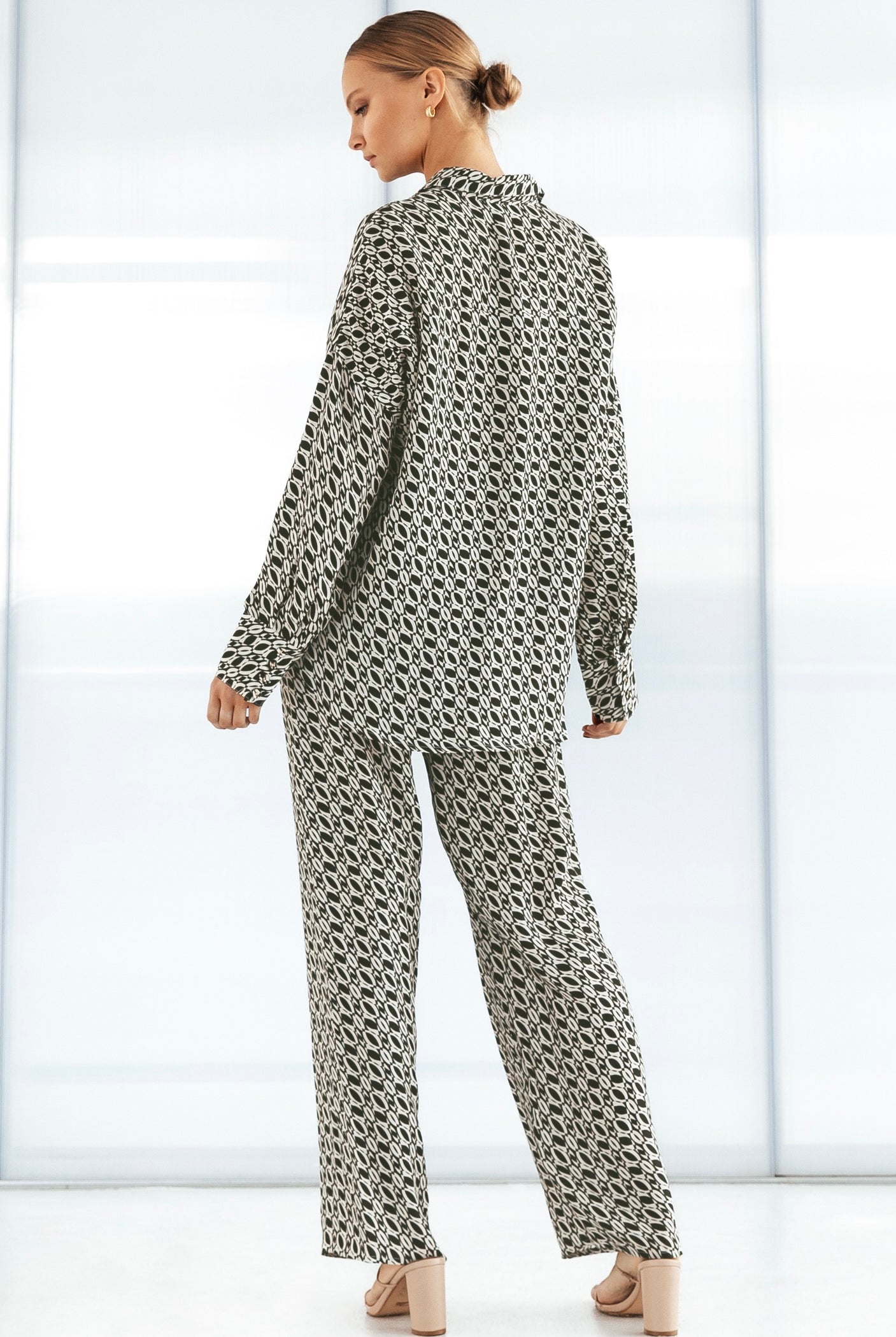 WHITE CLOSET | SOLINA PANT | Bohemian Love Runway