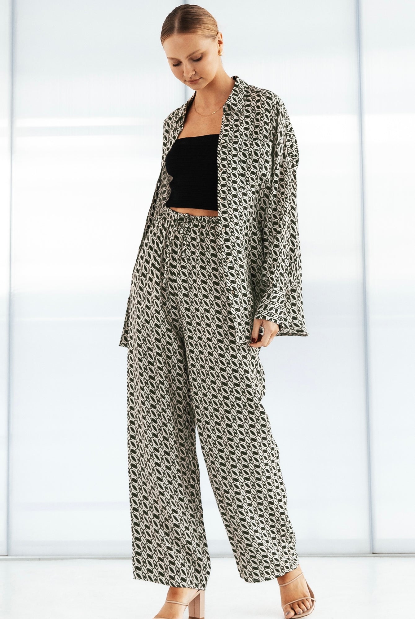 WHITE CLOSET | SOLINA PANT | Bohemian Love Runway