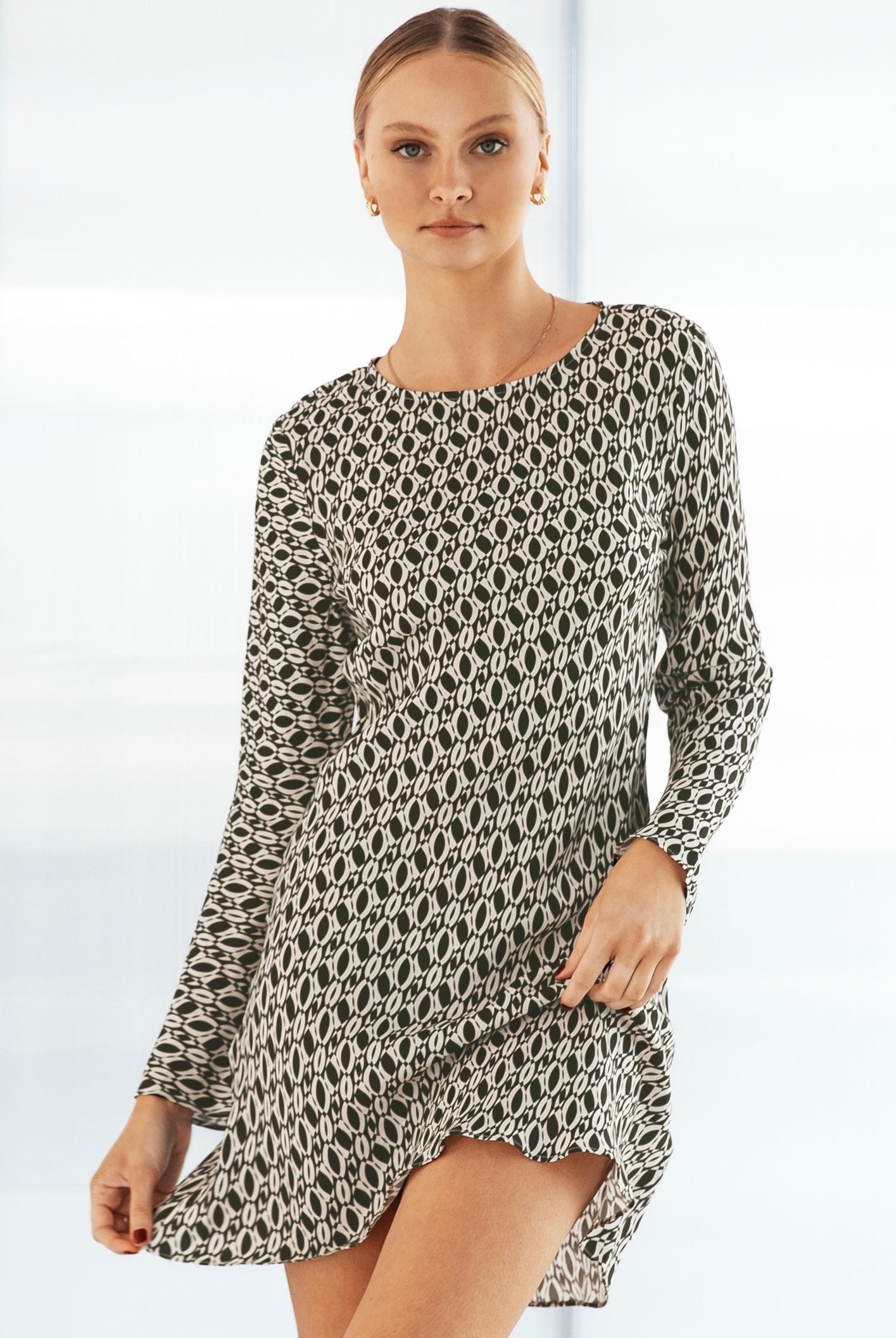 WHITE CLOSET | SOLINA MINI DRESS | Bohemian Love Runway