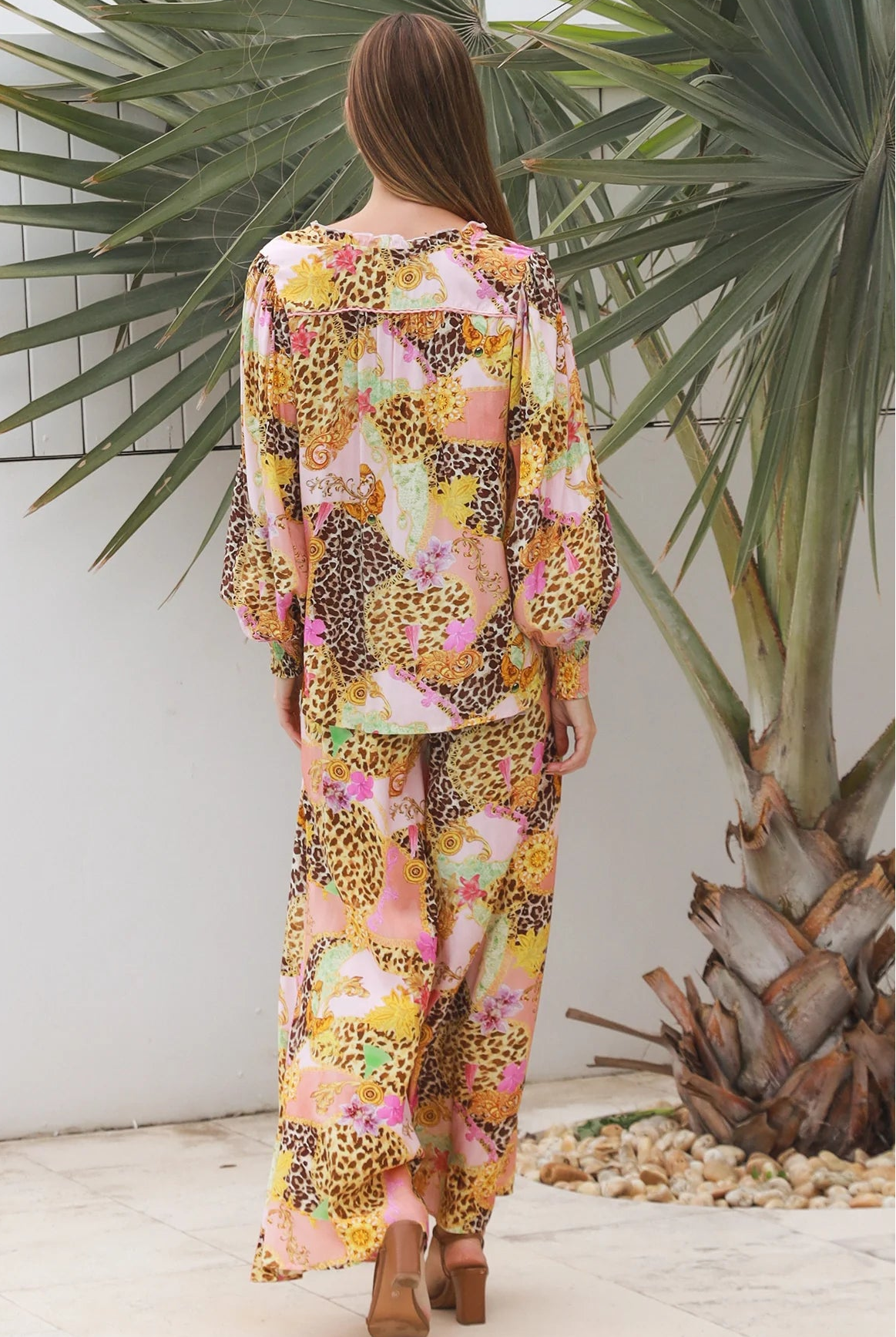 Vera Blouse in rayon with patchwork animal and floral print, V-neckline, blouson sleeves and lace shoulder detailing