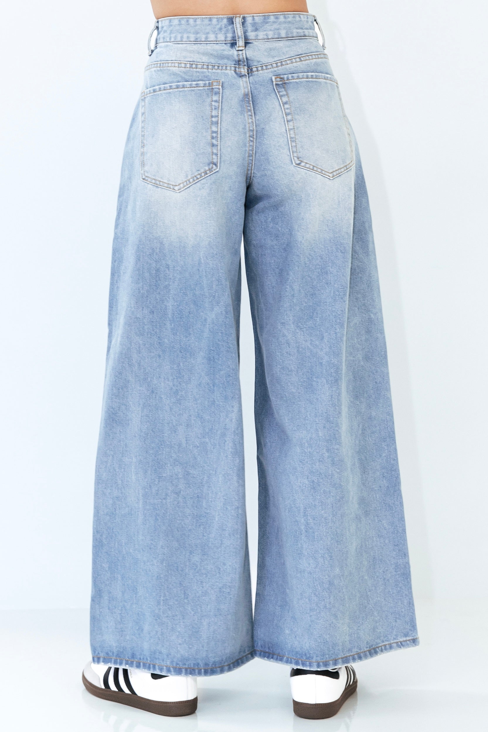 PAPER HEART | BOSS GAL JEAN | Bohemian Love Runway