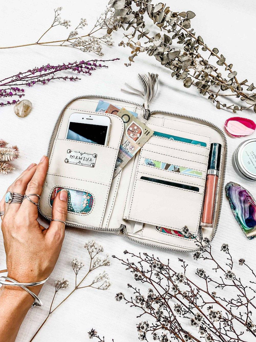 MAHIYA | BLOOM WALLET CREAM | Bohemian Love Runway