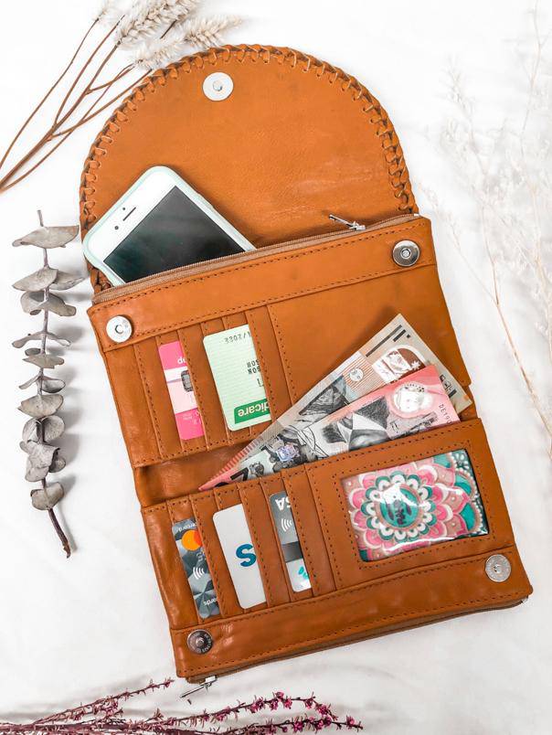 MAHIYA | SAHARA WALLET | Bohemian Love Runway