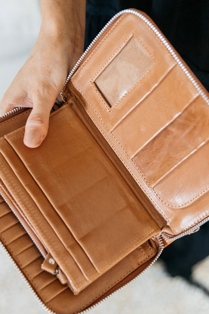 SHOE SHU | ETERNITY LEATHER ZIP ROUND WALLET | Bohemian Love Runway