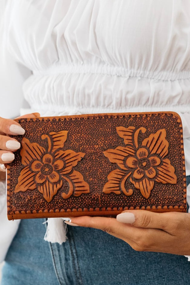 SHOE SHU | HAND TOOLED FLOWER FLAT WALLET VINTAGE BROWN | Bohemian Love Runway