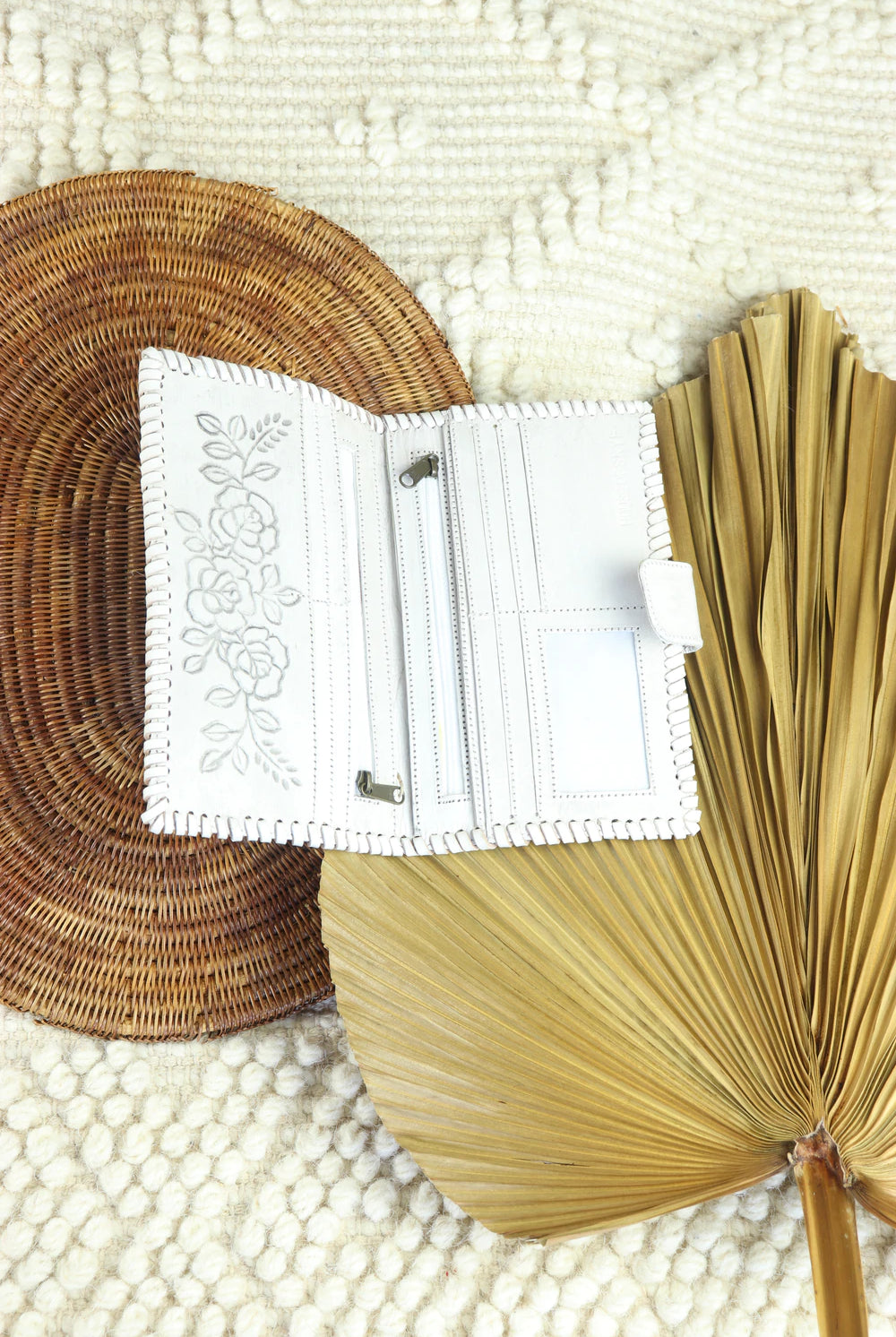 HOUSE OF SKYE | DESERT ROSE WALLET WHITE | Bohemian Love Runway