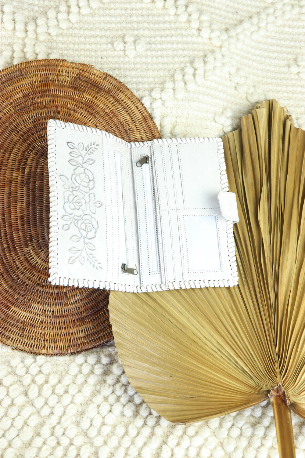 HOUSE OF SKYE | DESERT ROSE WALLET WHITE | Bohemian Love Runway