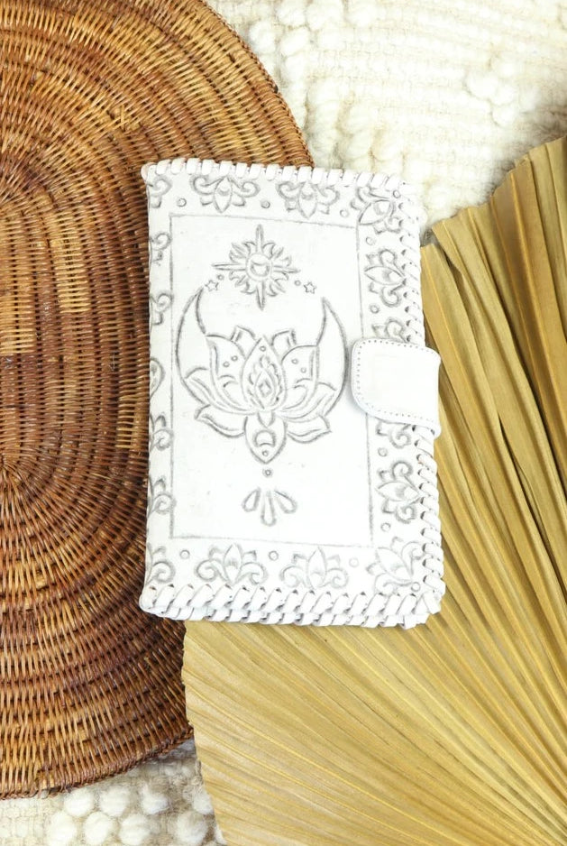 HOUSE OF SKYE | COSMIC LOVE LEATHER WALLET VINTAGE WHITE | Bohemian Love Runway