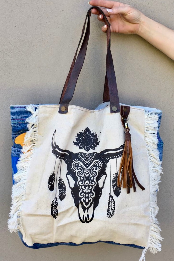 SHOE SHU | BUFFALO VINTAGE TOTE BAG WHITE | Bohemian Love Runway