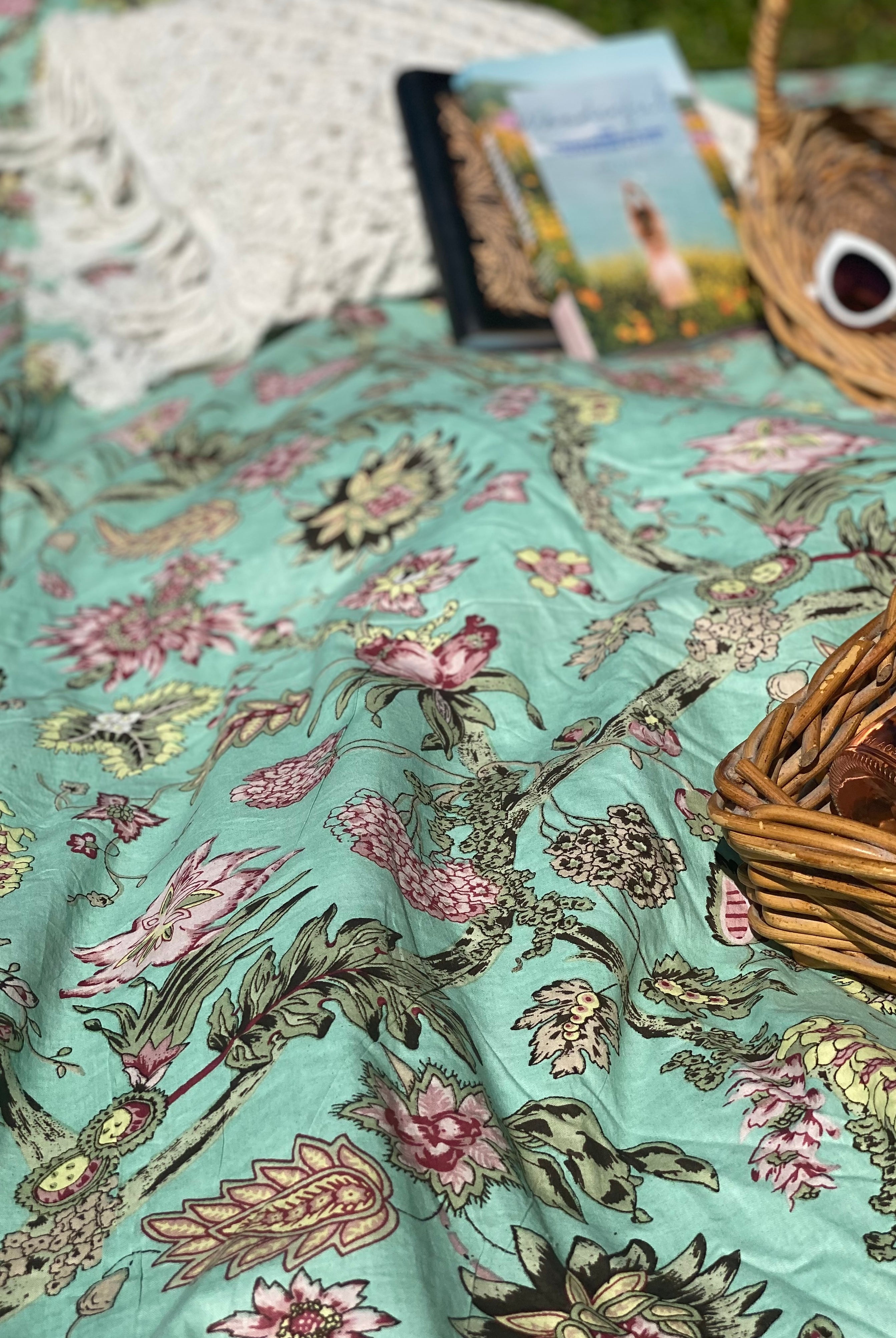 HOUSE OF SKYE | DAISY PICNIC BLANKET AQUARIUS | Bohemian Love Runway