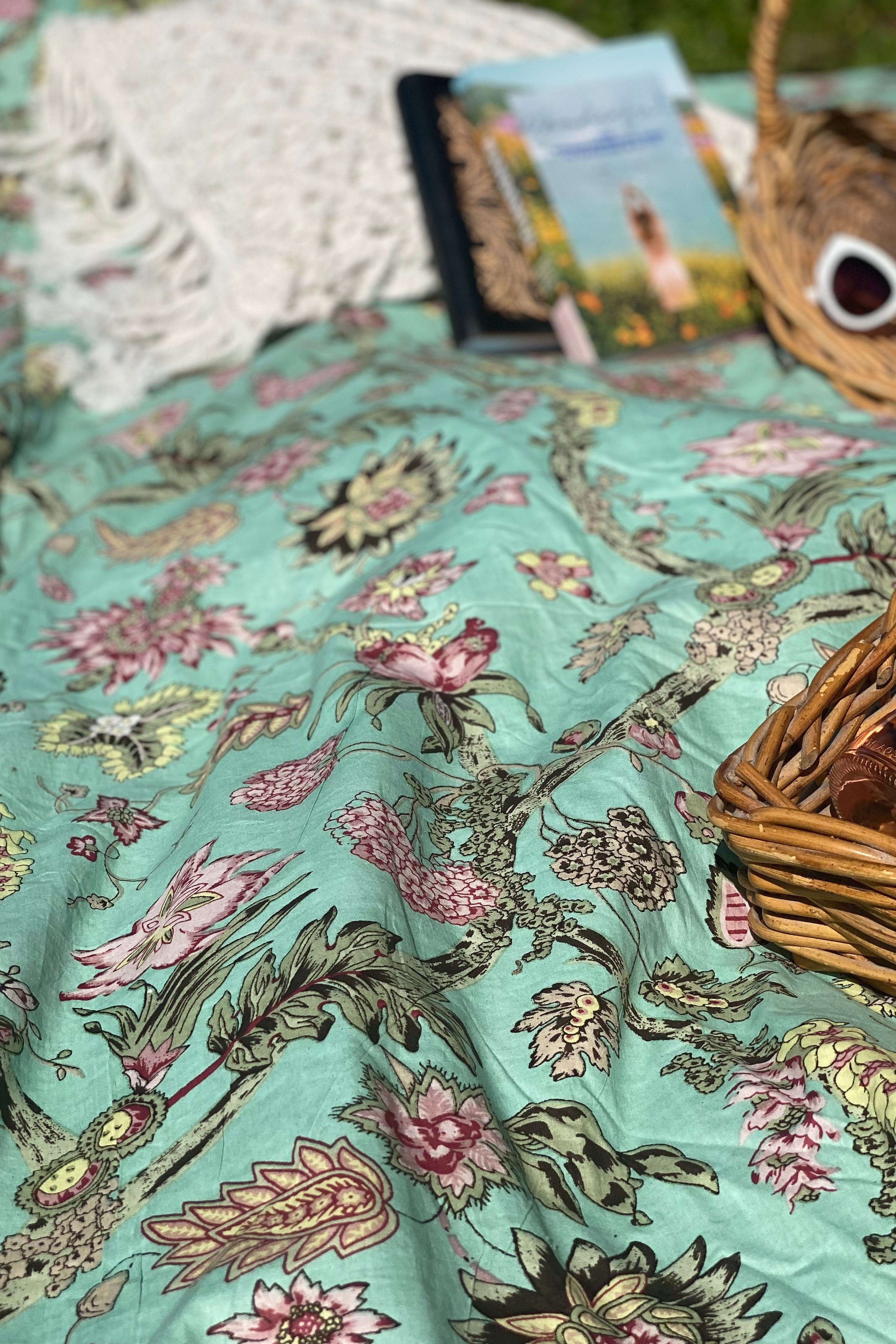 HOUSE OF SKYE | DAISY PICNIC BLANKET AQUARIUS | Bohemian Love Runway