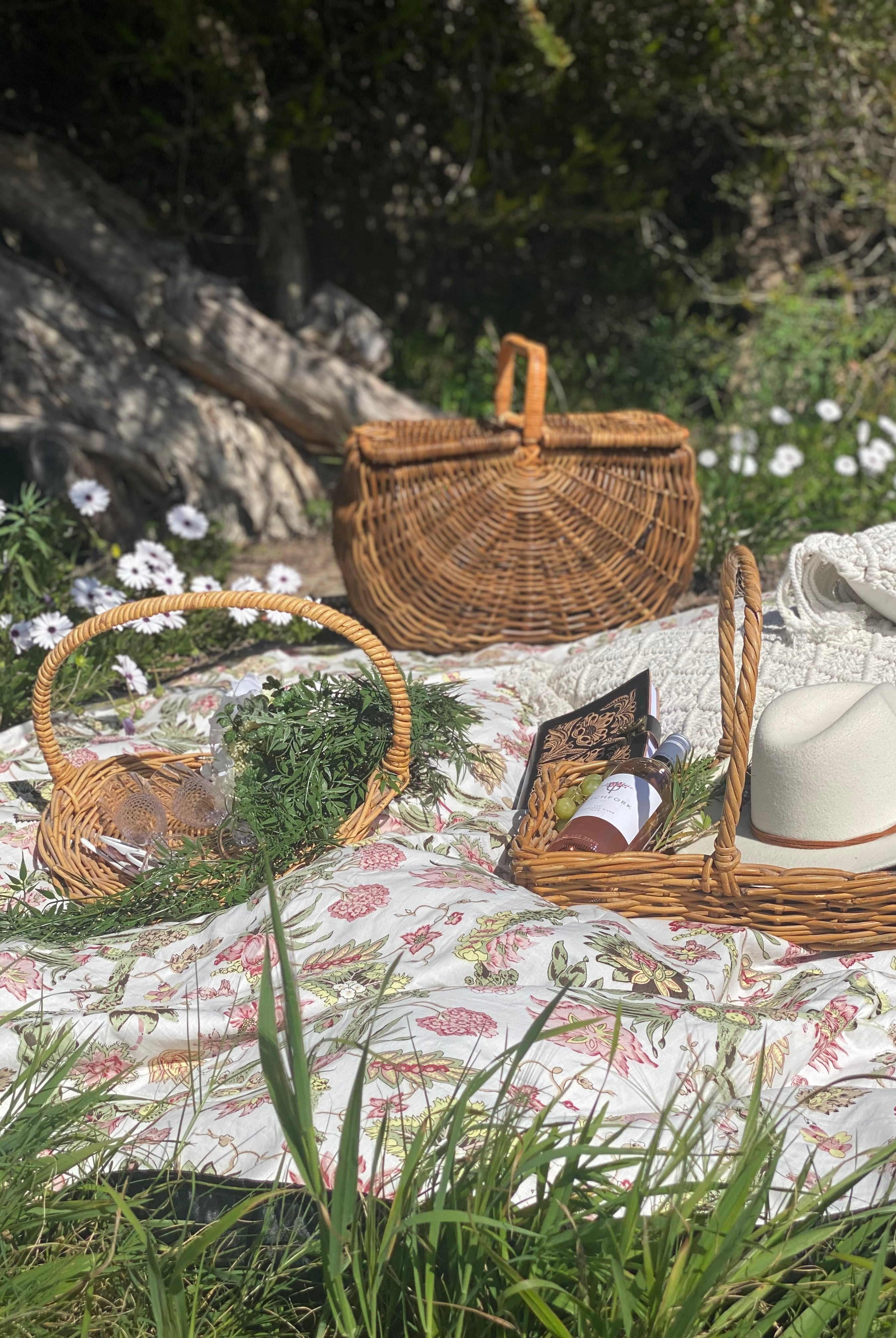 HOUSE OF SKYE | DAISY PICNIC BLANKET LILY WHITE | Bohemian Love Runway