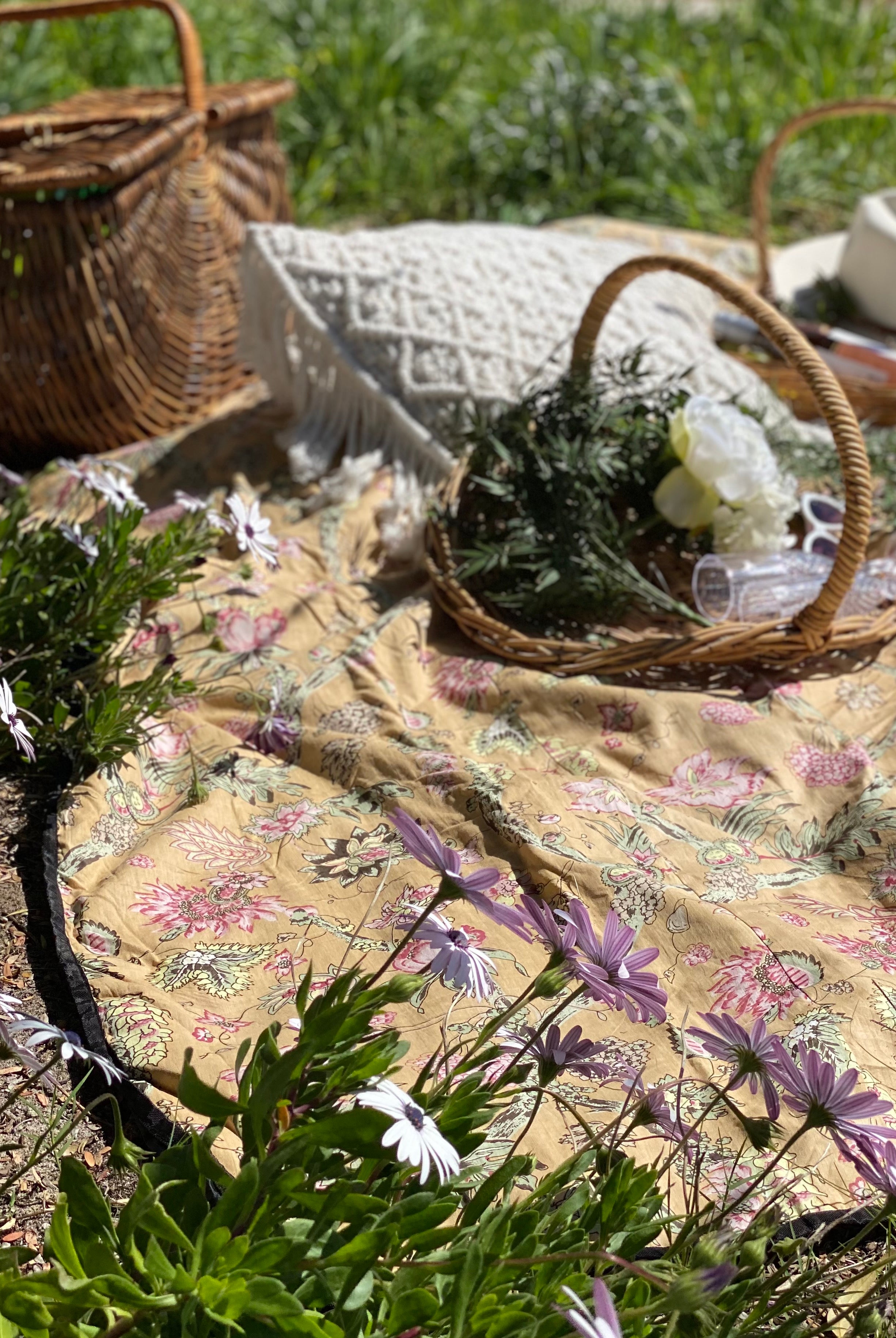 HOUSE OF SKYE | DAISY PICNIC BLANKET AMBER GOLD | Bohemian Love Runway