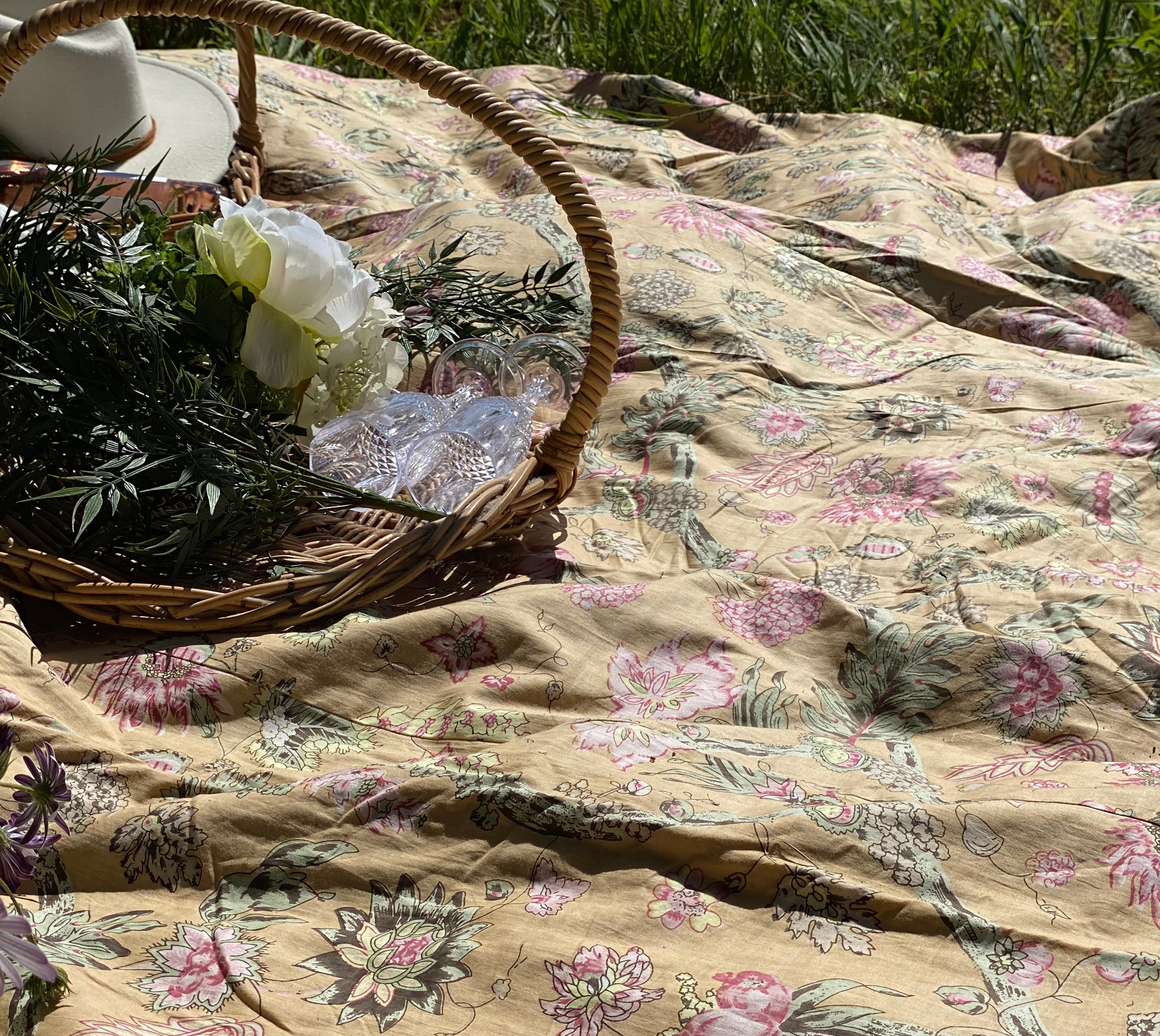 HOUSE OF SKYE | DAISY PICNIC BLANKET AMBER GOLD | Bohemian Love Runway