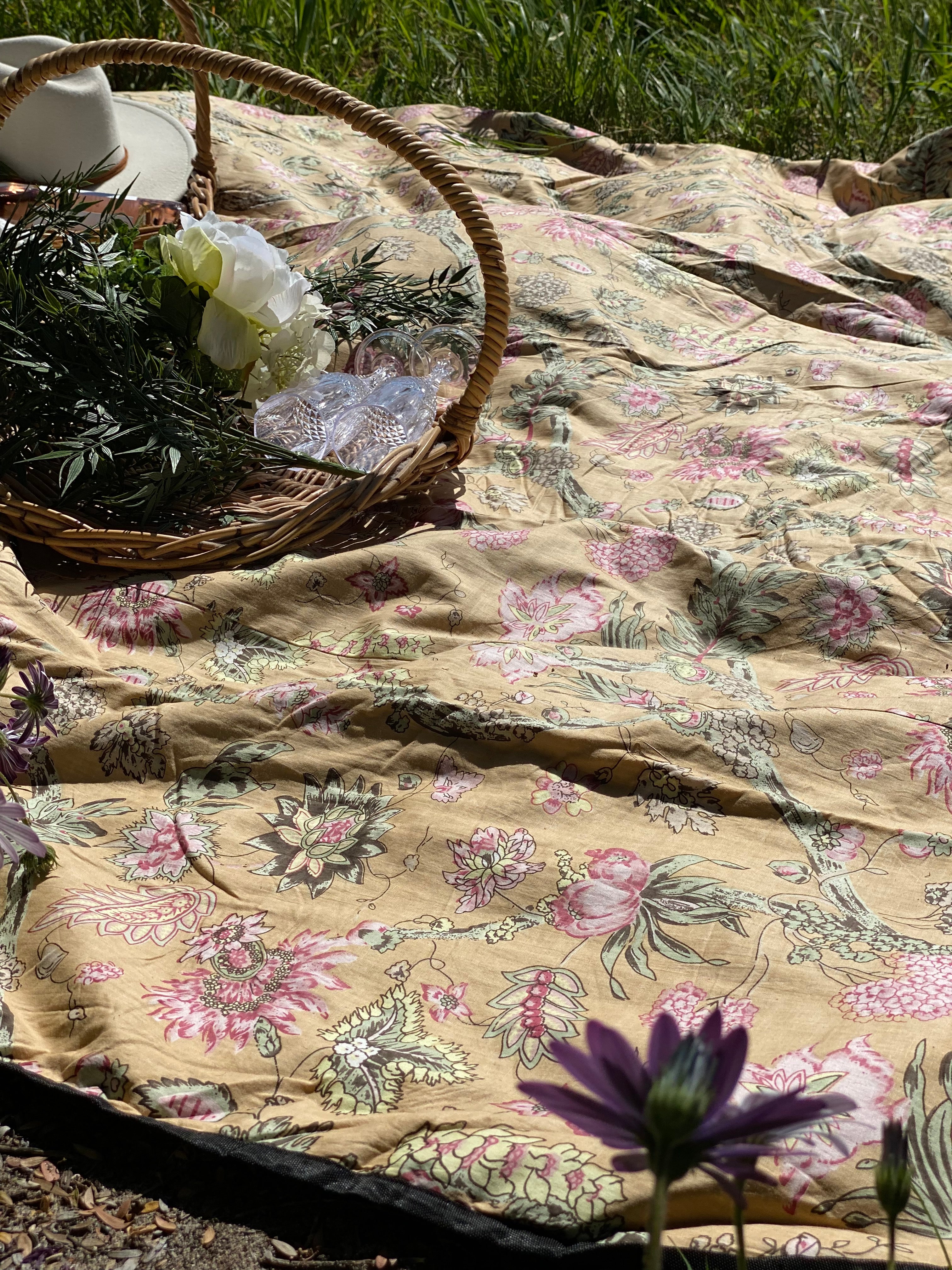 HOUSE OF SKYE | DAISY PICNIC BLANKET AMBER GOLD | Bohemian Love Runway