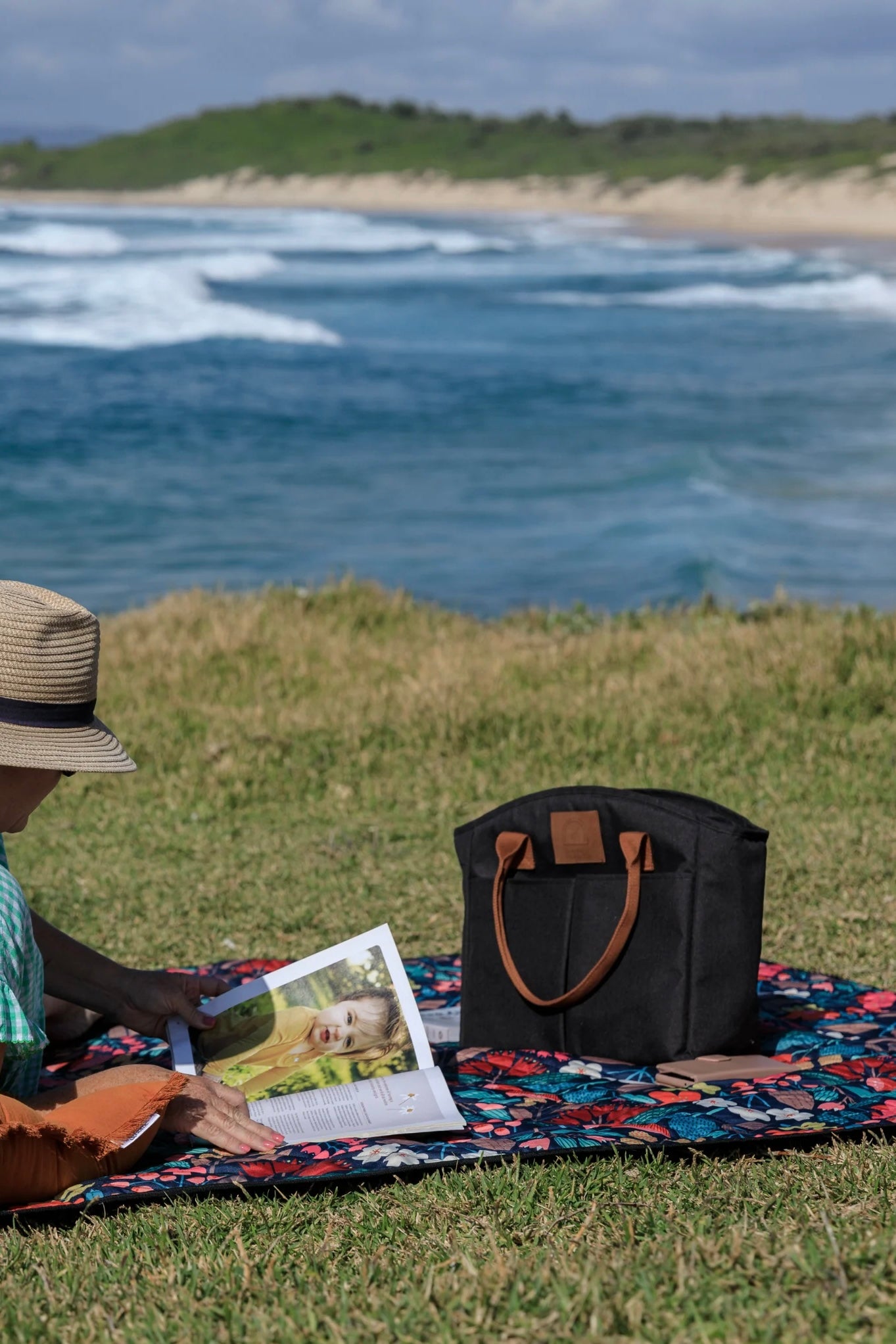  SALTWATER PICNIC CO | WILDFLOWER PICNIC RUG | Bohemian Love Runway