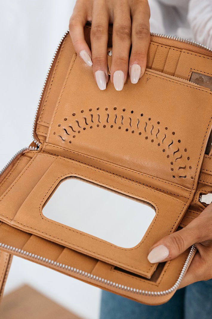  SHOE SHU | BOHO FEATHER ZIP ROUND WALLET TAN | Bohemian Love Runway