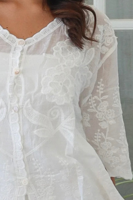 White cotton embroidered blouse with V-neck and scalloped edges – women’s tops Australia summer style