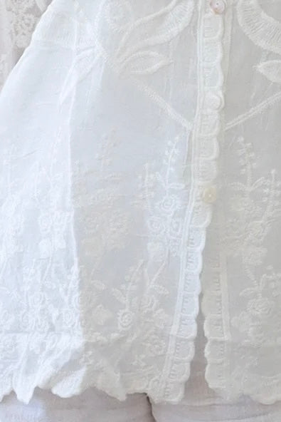 White cotton embroidered blouse with V-neck and scalloped edges – women’s tops Australia summer style
