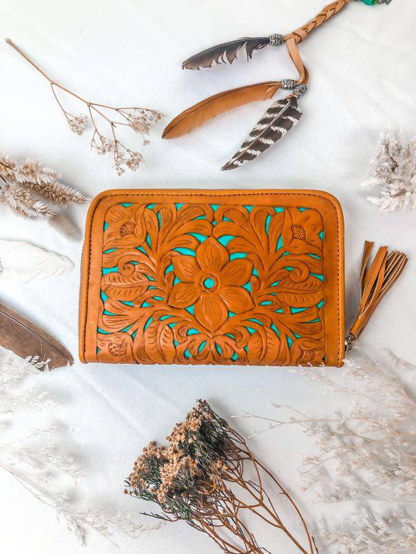  MAHIYA | BLOOM WALLET TAN | Bohemian Love Runway