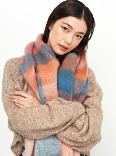 ANGELS WHISPER | NICOLE FLUFFY CHECKERED SCARF | Bohemian Love Runway