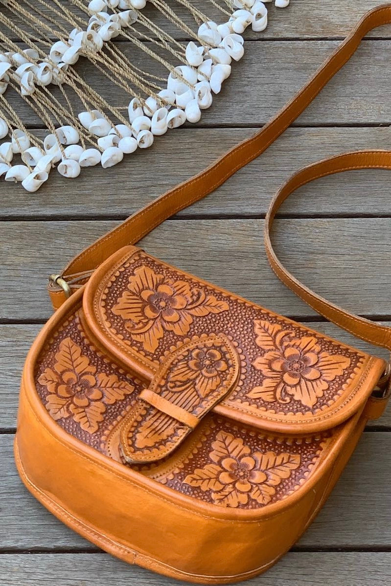  SHOE SHU | FLOWER SADDLE BAG VINTAGE TAN | Bohemian Love Runway