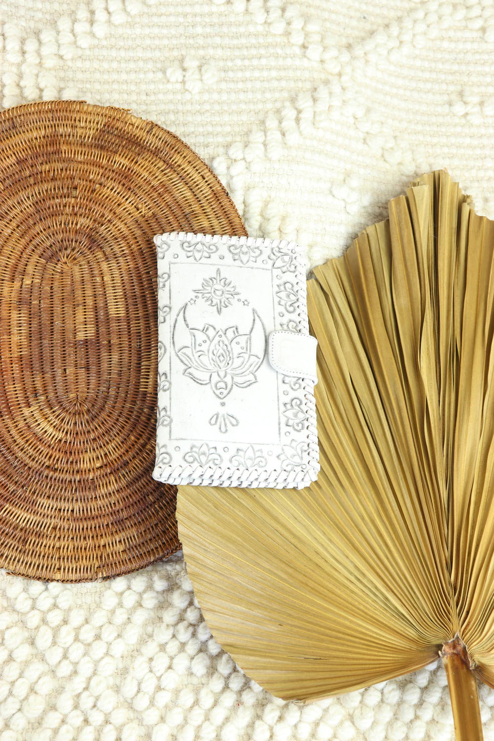  HOUSE OF SKYE | COSMIC LOVE LEATHER WALLET VINTAGE WHITE | Bohemian Love Runway