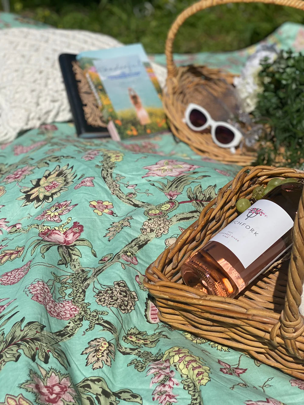 DAISY PICNIC BLANKET AQUARIUS Bohemian Love Runway