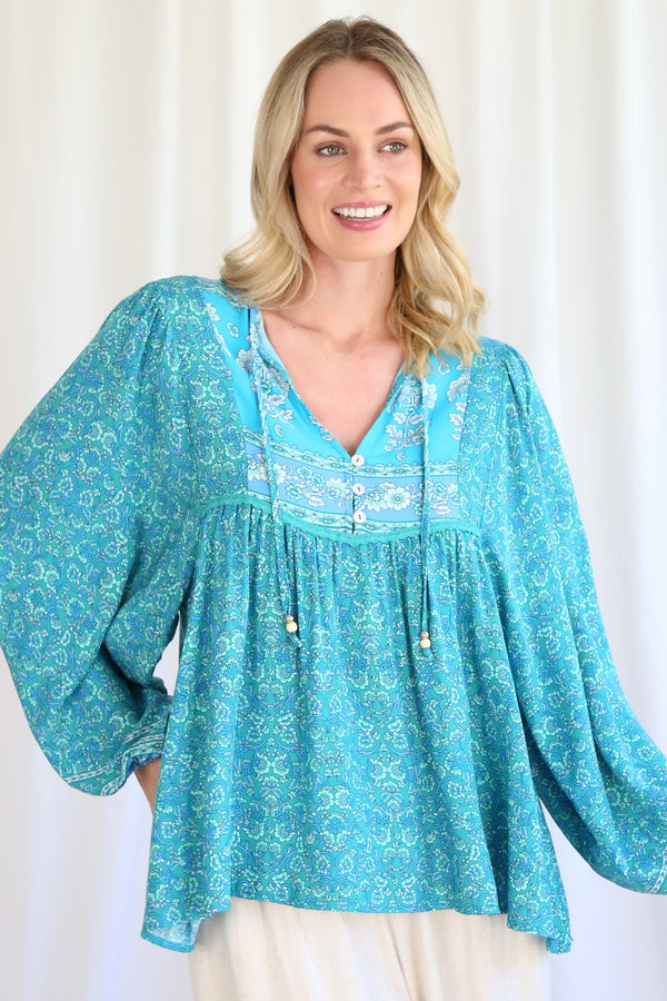 SALTY BRIGHT | Bohemian Love Runway
