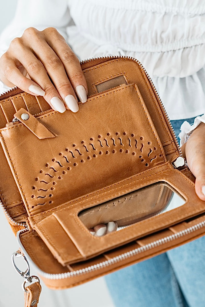  SHOE SHU | SUMMER ZIP ROUND WALLET VINTAGE TAN | Bohemian Love Runway