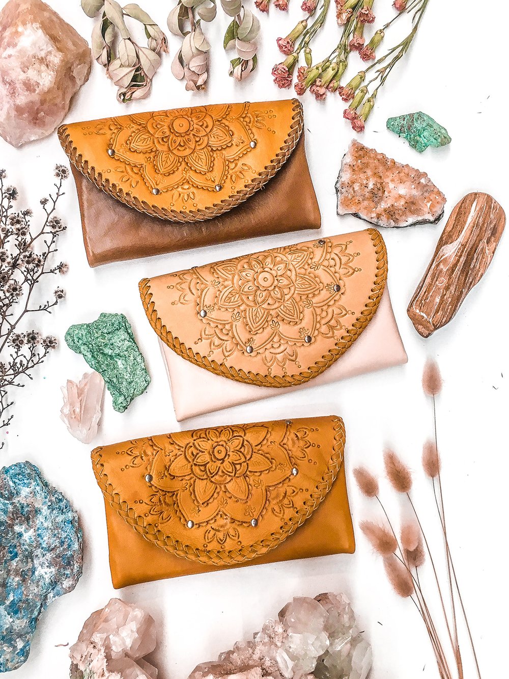  MAHIYA | SAHARA WALLET | Bohemian Love Runway