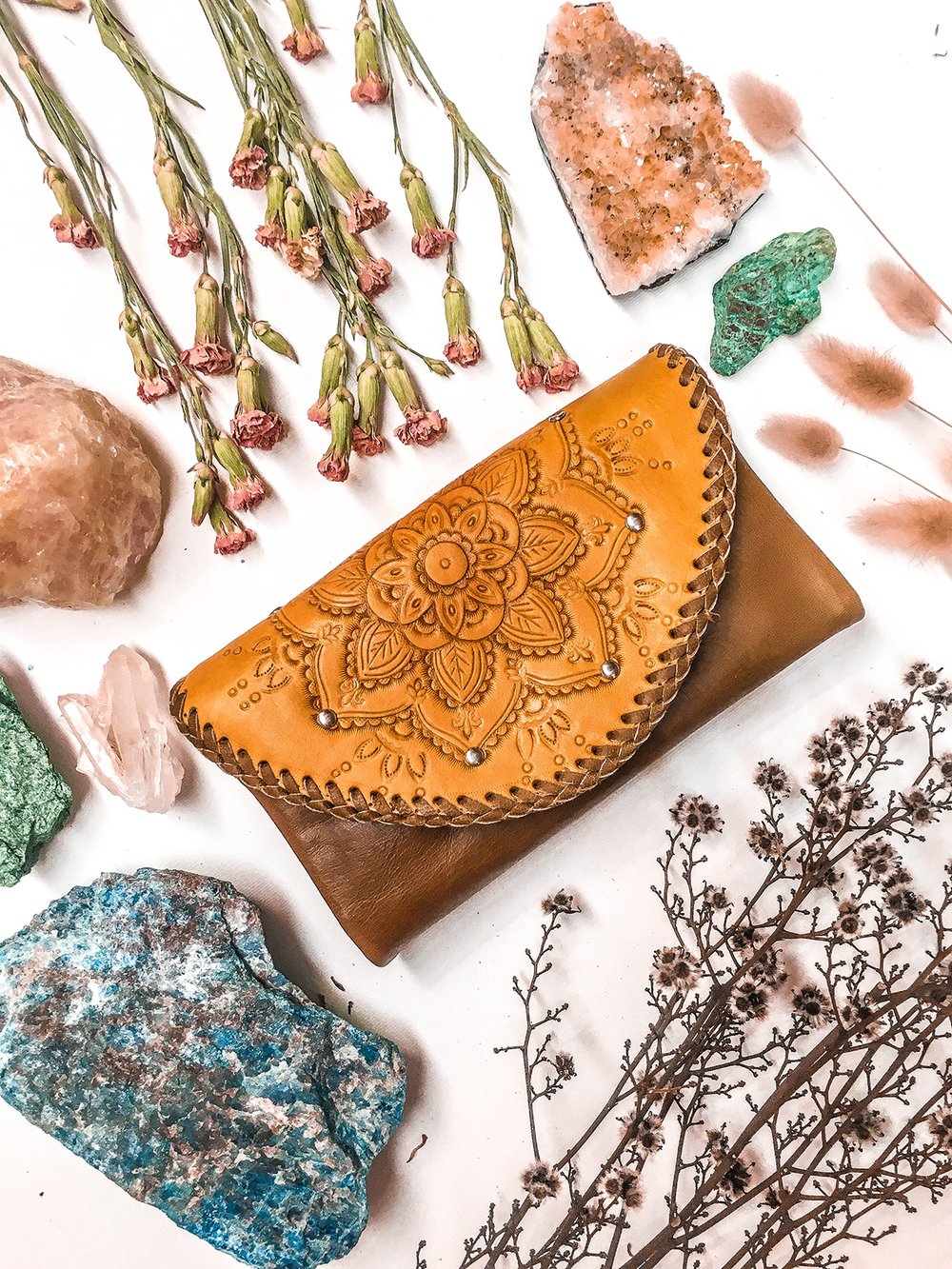  MAHIYA | SAHARA WALLET | Bohemian Love Runway